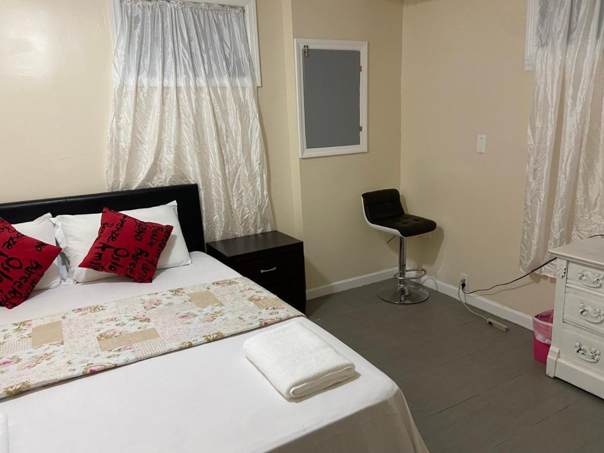 A Private Room In Queens New York City Exterior photo