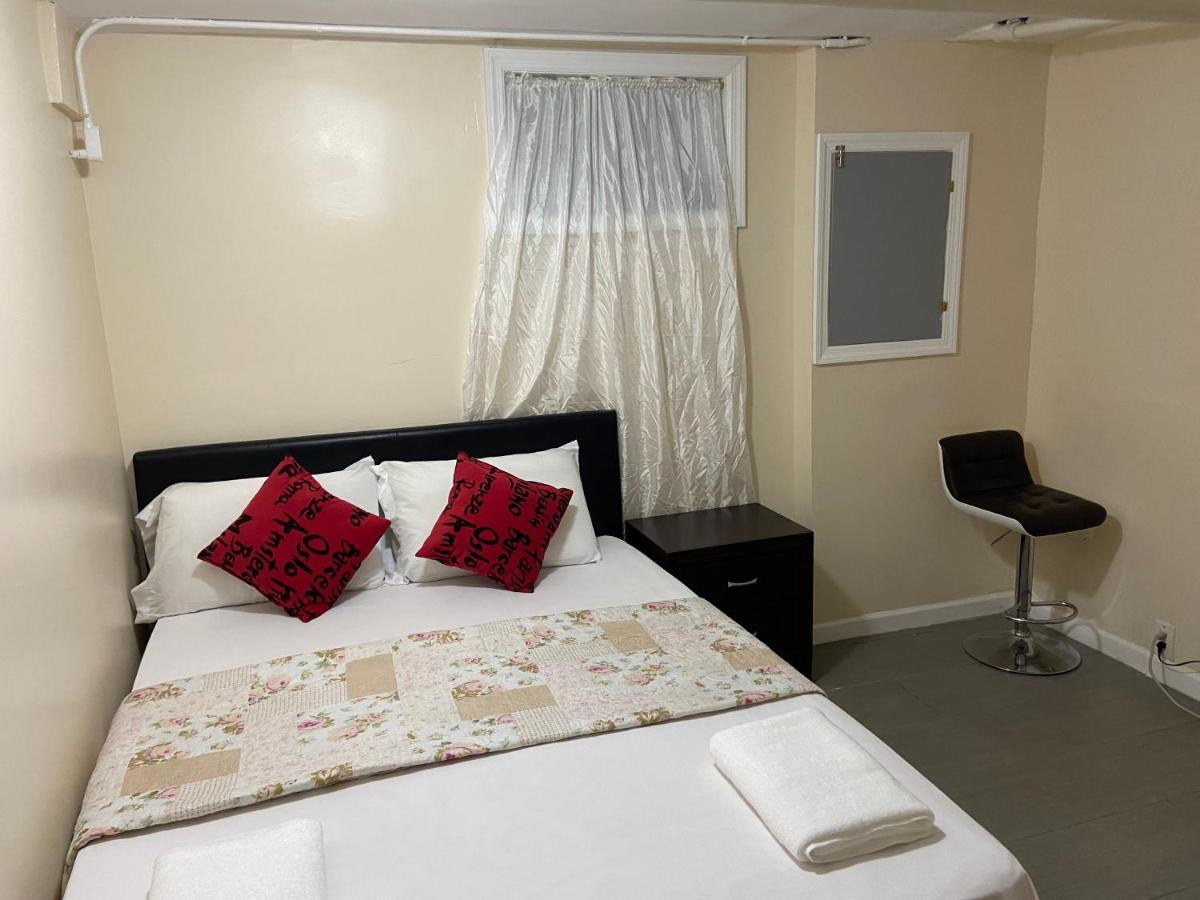 A Private Room In Queens New York City Exterior photo